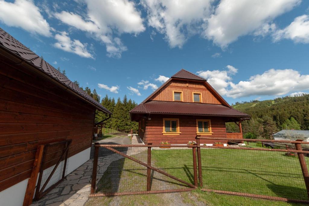 Roubenka Bílá room 1